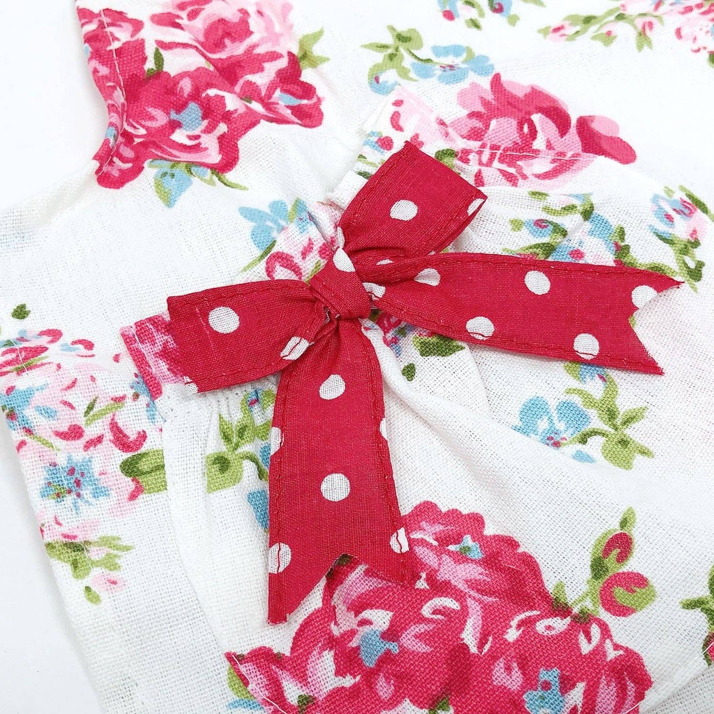 Wrapables Mother and Daughter Ruffles and Roses Apron