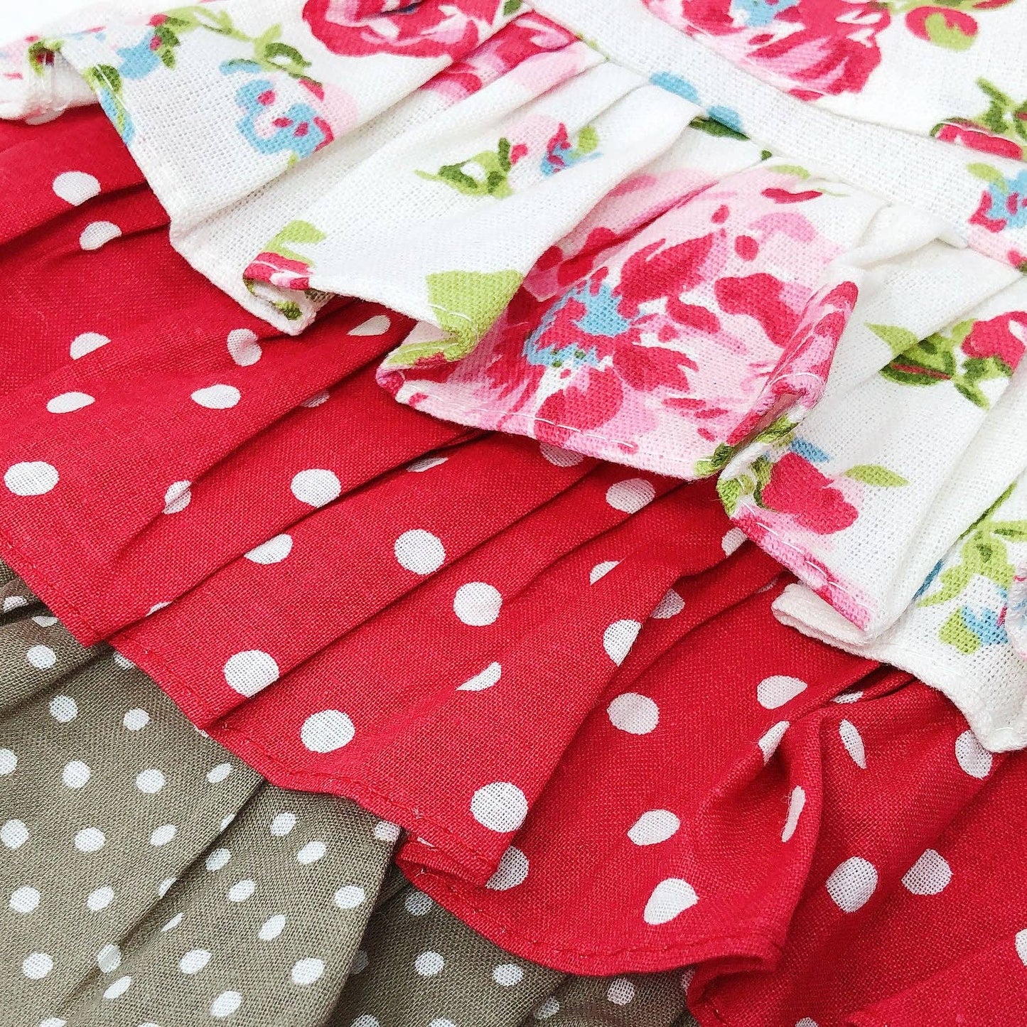 Wrapables Mother and Daughter Ruffles and Roses Apron