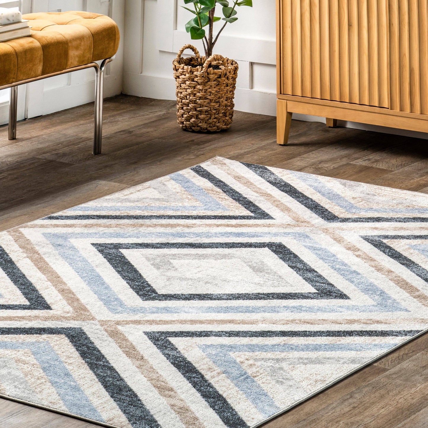 Akari Transitional Diamond Machine Washable Area Rug