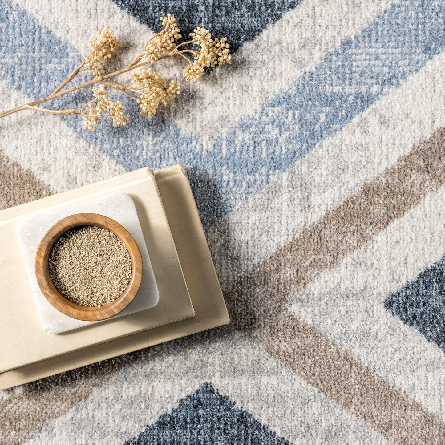 Akari Transitional Diamond Machine Washable Area Rug