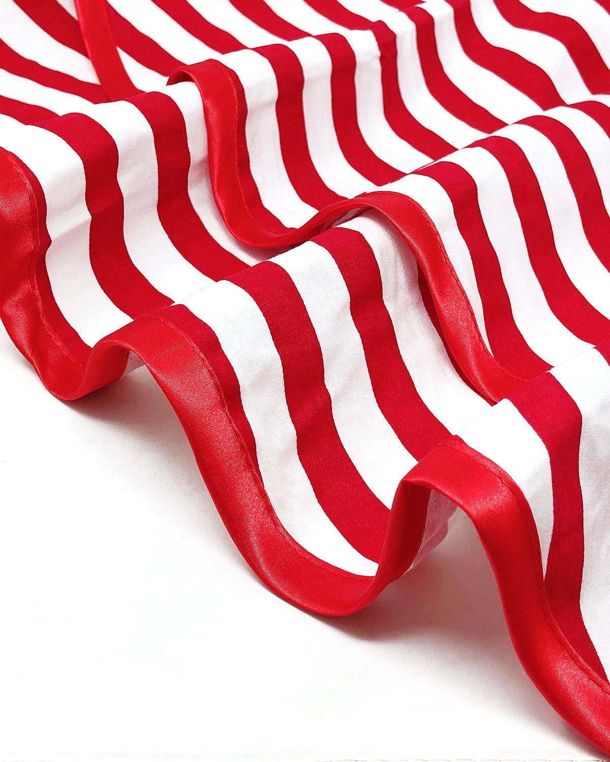 Wrapables Classic Vintage Apron, Stylish Cooking Apron