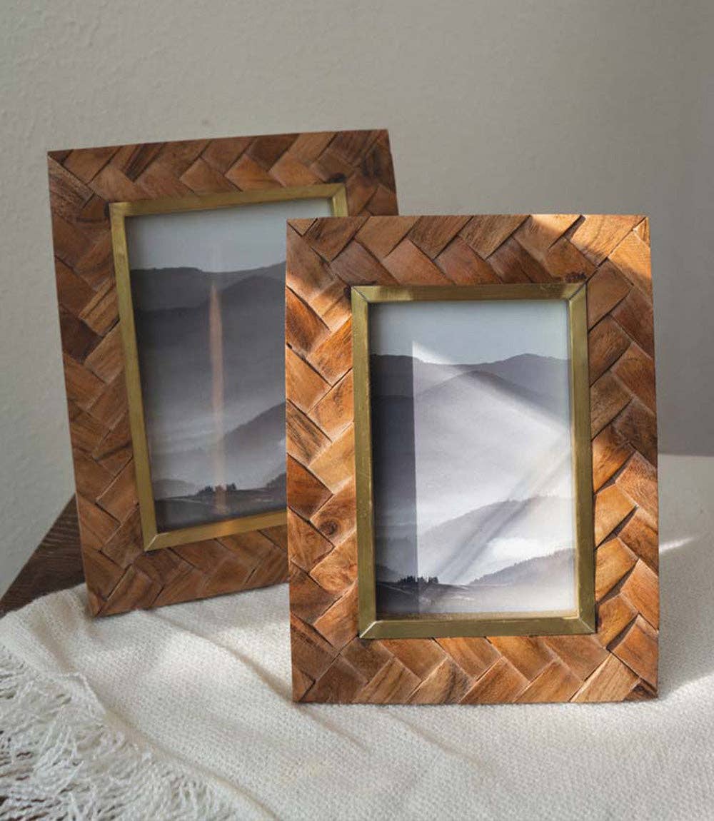 Basu 4x6 Picture Frame - Carved Wood, Brass Inlay