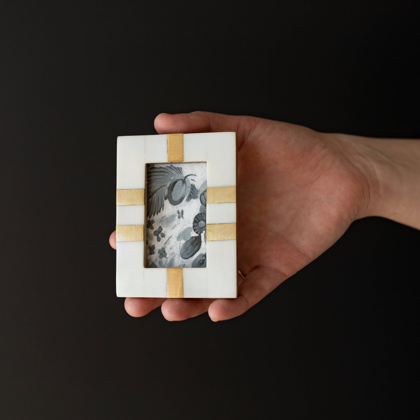 2X3 Arabella Magnetic Mini Picture Frame With Brass Inlay