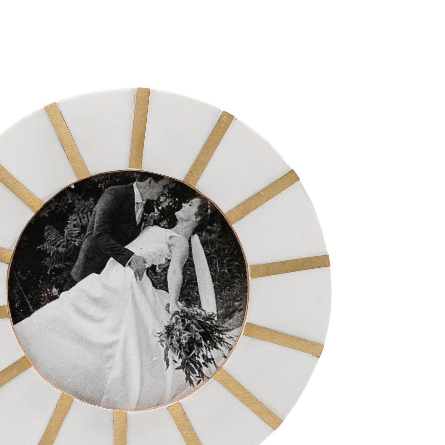 Ansel Round Picture Frame Brass Inlay Resin 4 x 4