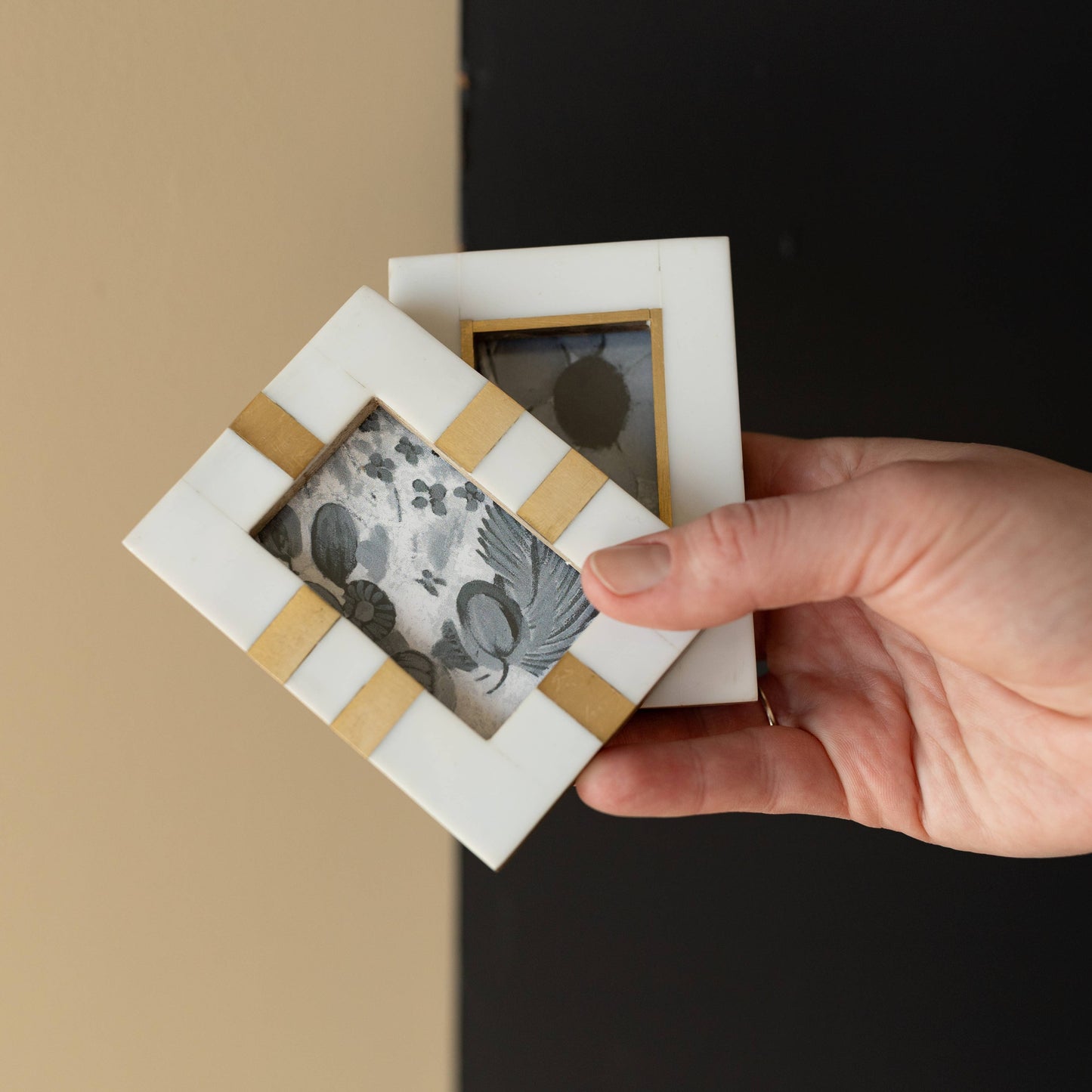 2X3 Arabella Magnetic Mini Picture Frame With Brass Inlay